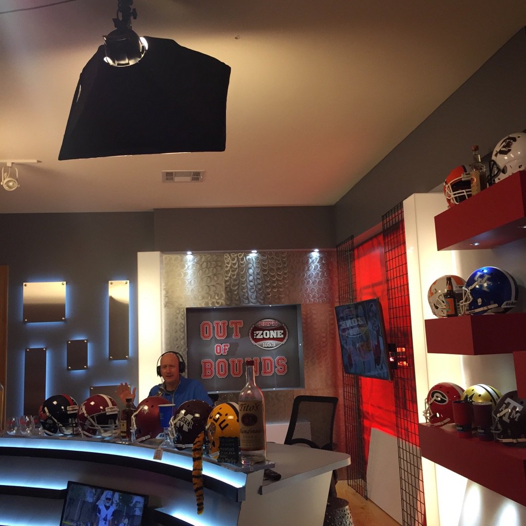 bobounds's tweet photo. New #oobespn webcam https://t.co/eNYefGCJft #HailState #HottyToddy #titostuesday @YallLifestyle https://t.co/16sSmScmfo