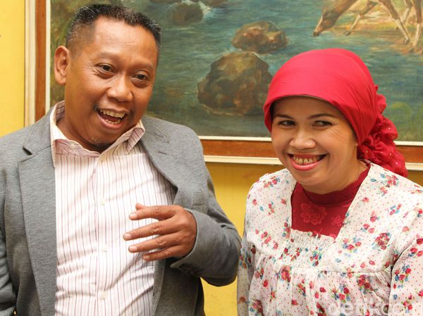 detikcom's tweet photo. Susi 'Similikiti', Jimat dan Permaisuri Hati Tukul Arwana https://t.co/6rV9LjGbO1 via @detikHot https://t.co/ddL5GEc3tR