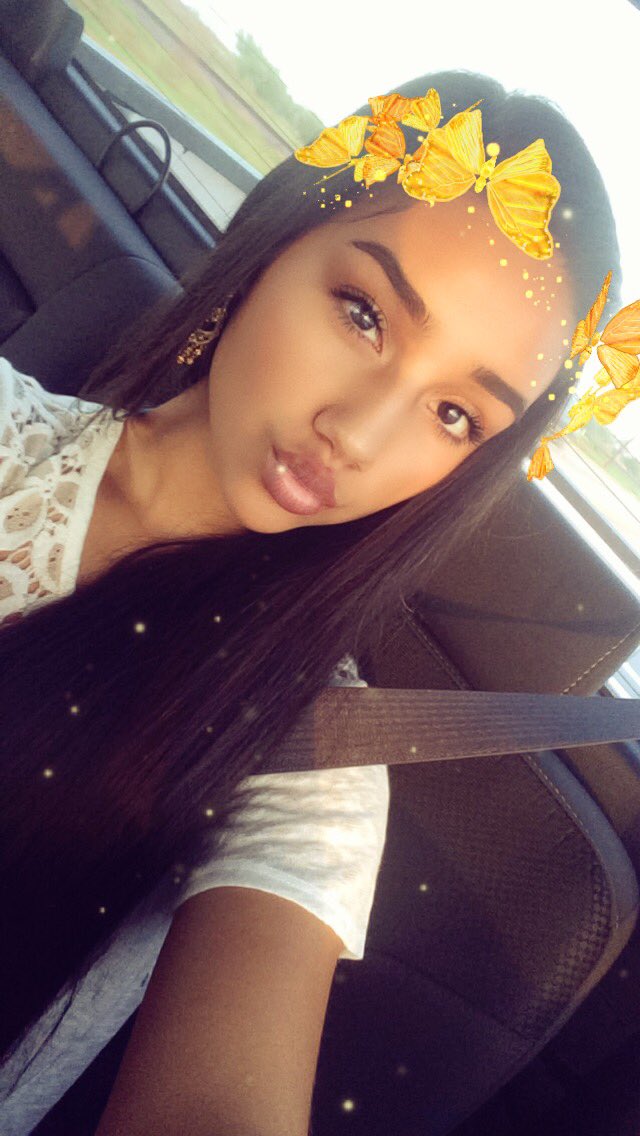 ToniRivera10's tweet image. My lil sis is so beautiful ❤️ #FirstDayOfHighSchool