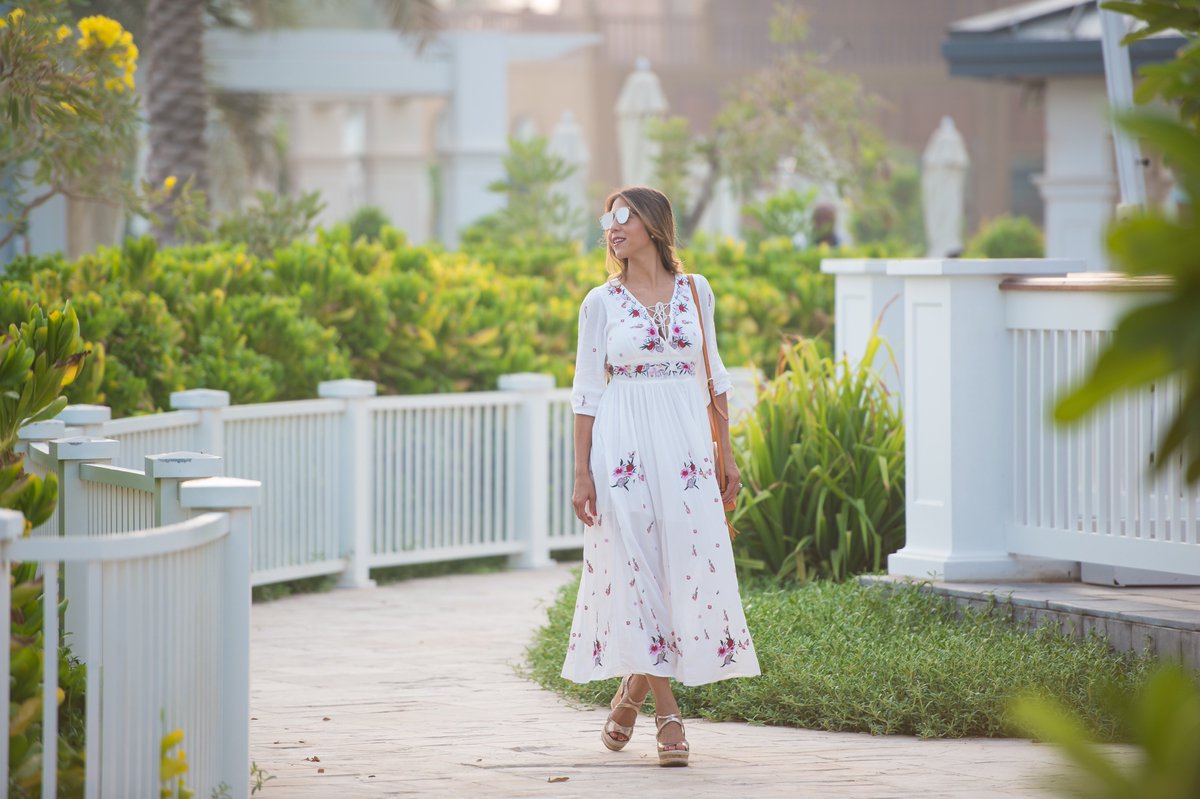 ChicFlavours's tweet photo. NEW outfit post on https://t.co/8O39I14cgr wearing this maxi floral dress @chicwish
@LIKEtkit its under $100! https://t.co/85Hbc40eUD