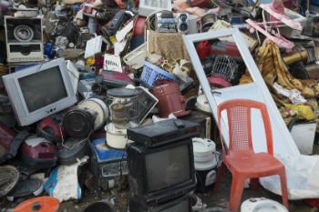 acciona_latam's tweet photo. ¿Cómo alargar la vida útil de los productos? Apostemos por #reutilizar y #reciclar. https://t.co/moTty1conK https://t.co/XMiNT6GUNx