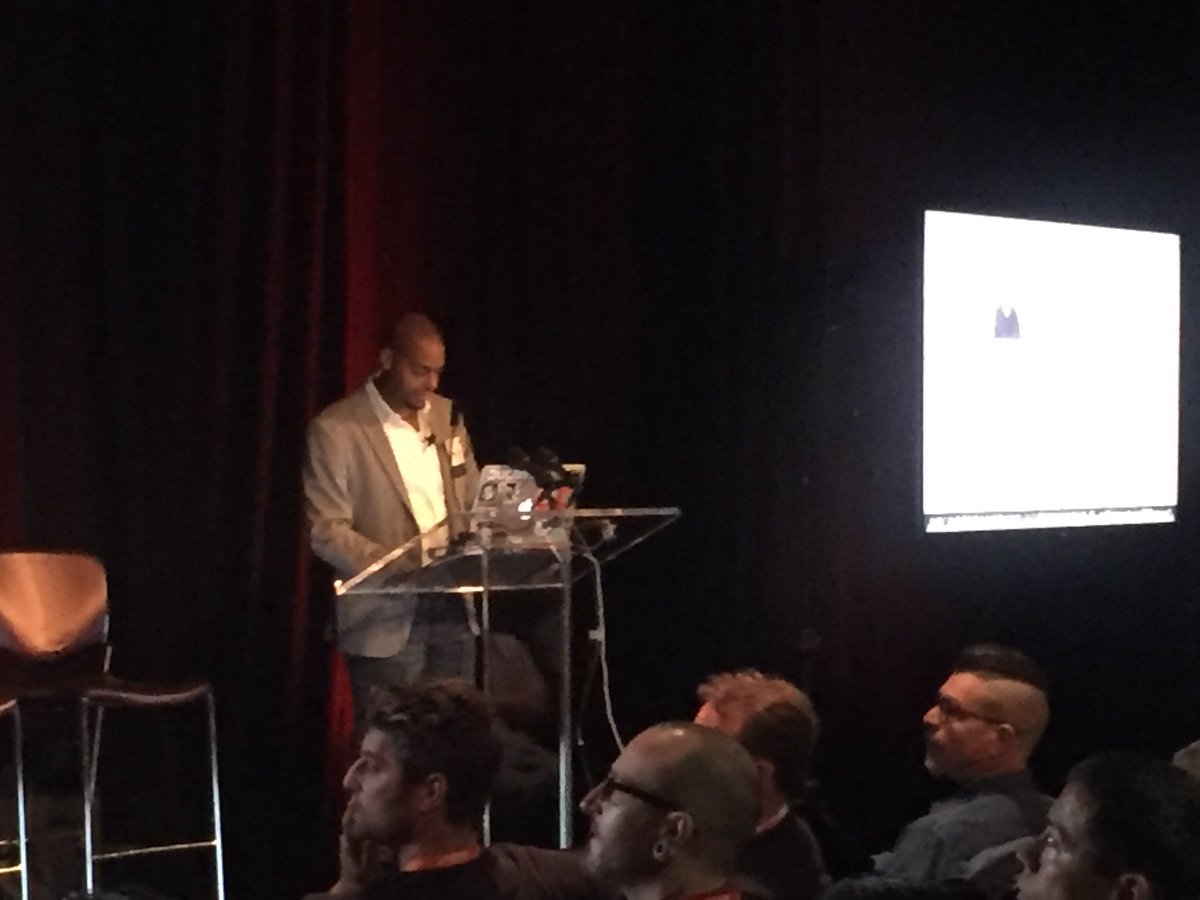 patricia_dugan's tweet image. ⭐️@djstayflypro is braving delivering a live demo in of Heat. #OpenStackEast