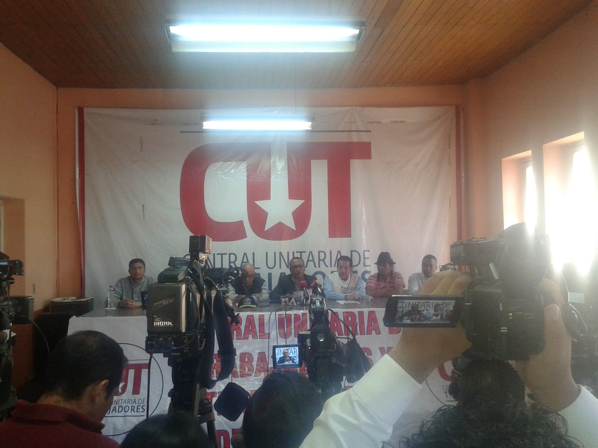 Inicia rueda de prensa de <a href="/EcuadorCut/">CUT ECUADOR</a> @ChicaViteri