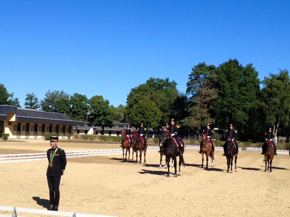 TouronEric's tweet photo. Bel hommage du @cadrenoir_ene et @PAFofficiel au #Champion Olympique #Ligérien le Colonel ThibaultValette #Equestre https://t.co/oinURjBxkk