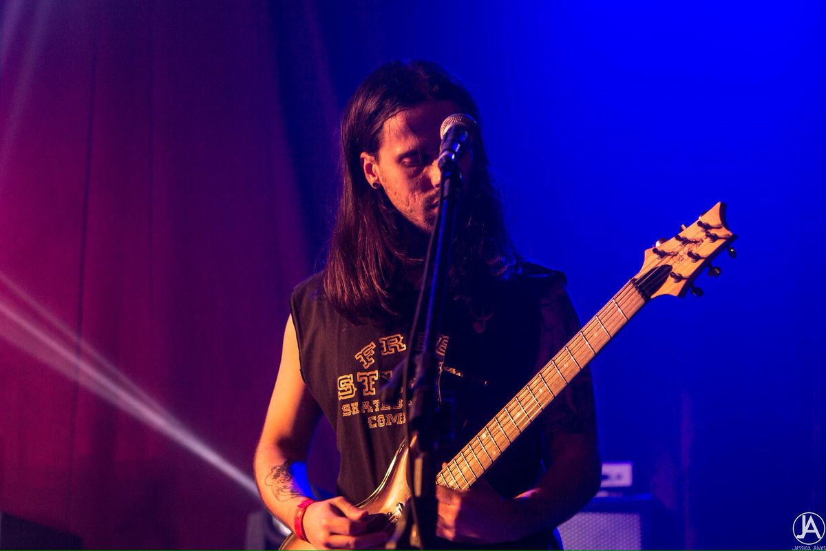 RobinhoJesus_'s tweet photo. Show de sábado no Felling Pro Rock 2 #veiaka https://t.co/ZGYcxU4MtI