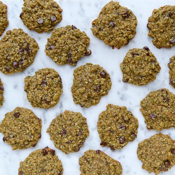 Eat2RunTeam's tweet photo. Power Cookies! If there's one thing I nearly can't live without, it's these #eat2run power… https://t.co/7Hn8zJDivK https://t.co/QkAFH6wVcg