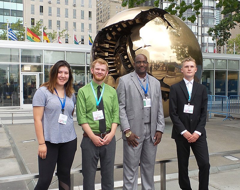 Educating youth about Sustainable Development at the #UnitedNations
bit.ly/2b4DLsp