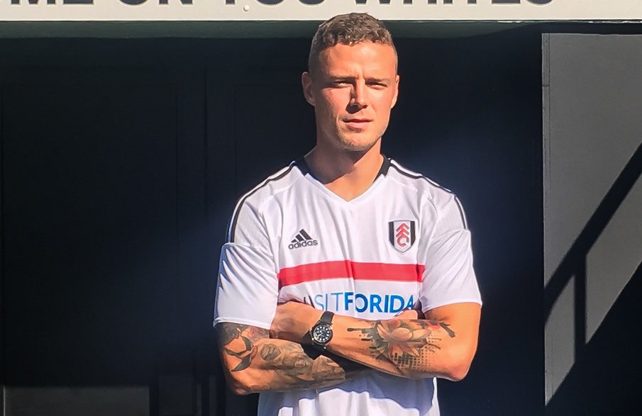 BÚMM! Raggi Sig <a href="/sykurinn/">Ragnar Sigurðsson</a> að skrifa undir hjá Fulham!
fotbolti.net/news/23-08-201…
#fotboltinet