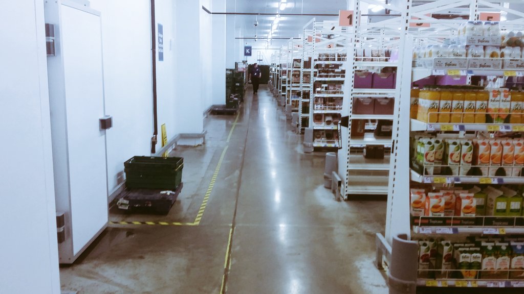 R12CNB's tweet photo. Aylesford Fulfilment Centre looking good today
@khayward1 @vtreadgold @stevemoore11998 #WGLL https://t.co/KlLgmMciMy
