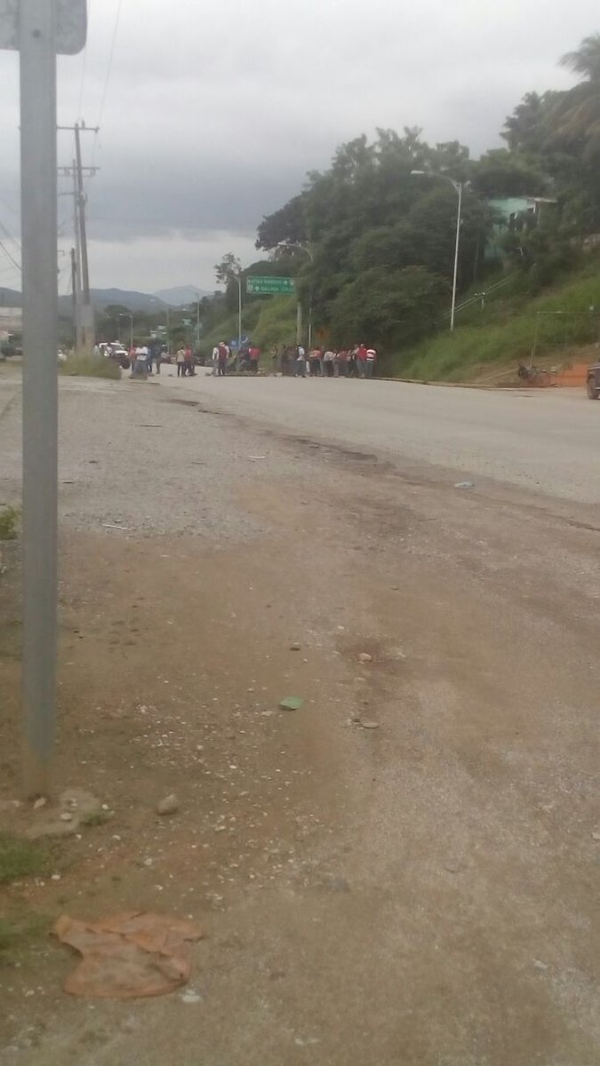 Inician los bloqueos en la región del Istmo de Tehuantepec así como en todo Oaxaca, en pie de lucha.