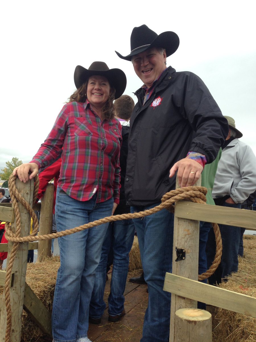 Jimgurnett's tweet photo. @FeehanRichard &amp; @LoriSigurdson -2 of 25 #abndpcaucus MLAs in #WhoopUpDays parade https://t.co/z74uu849BD