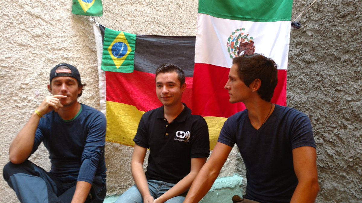 Jesus_CastroC's tweet photo. Una pequeña entrevista (próximamente) con grandes personas. Con el placer de llamarlos "amigos".
#TrioForRio 🇩🇪 https://t.co/sBTzlr0vYo