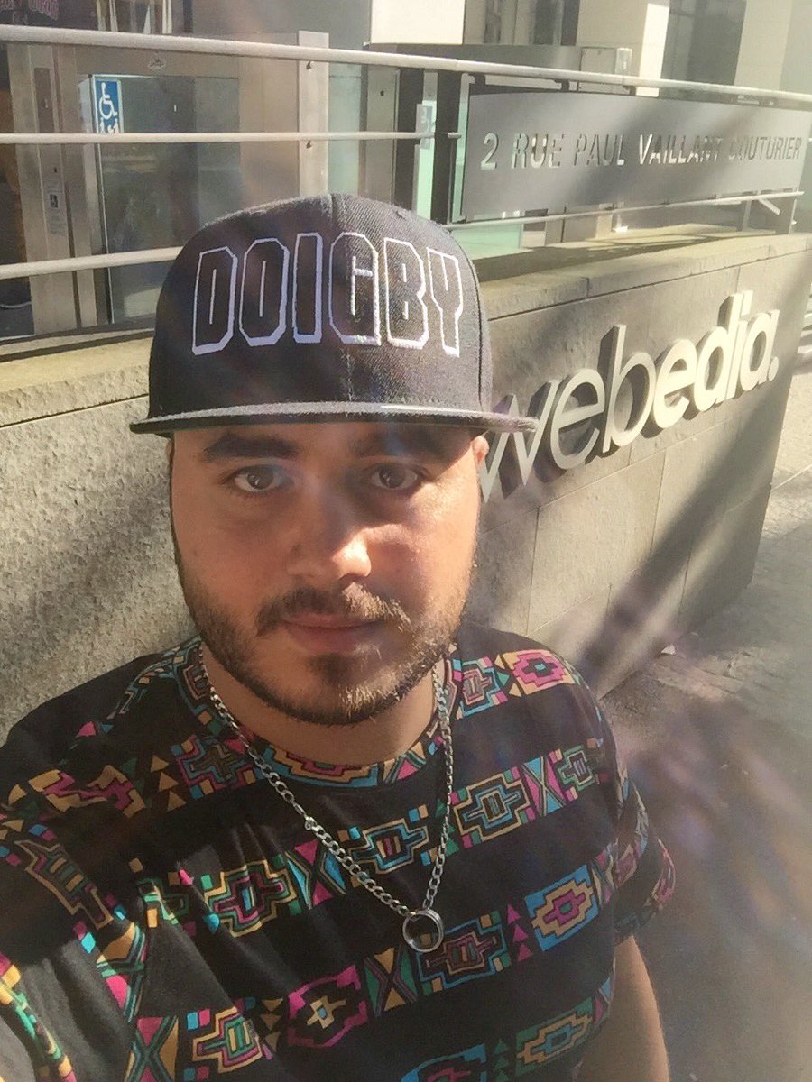 Doigby's tweet photo. "Je suis venu faire la guerre, pour enfin trouver la paix" 🎼😏 #NouvelleVie #Indépendant https://t.co/z37EZutHwK