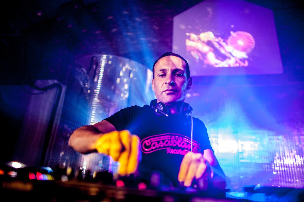 Bonafide Magazine – Late Nite Tuff Guy Interview anthonyprodromou.com/2016/08/23/bon…