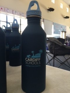 CardiffSchools's tweet photo. Blended learning fun w @CardiffSchools staff! Thank u @EcoScraps #RobMachadoFoundation #Mizu_com 4 the cool bottles! https://t.co/Sg23kbMwzX