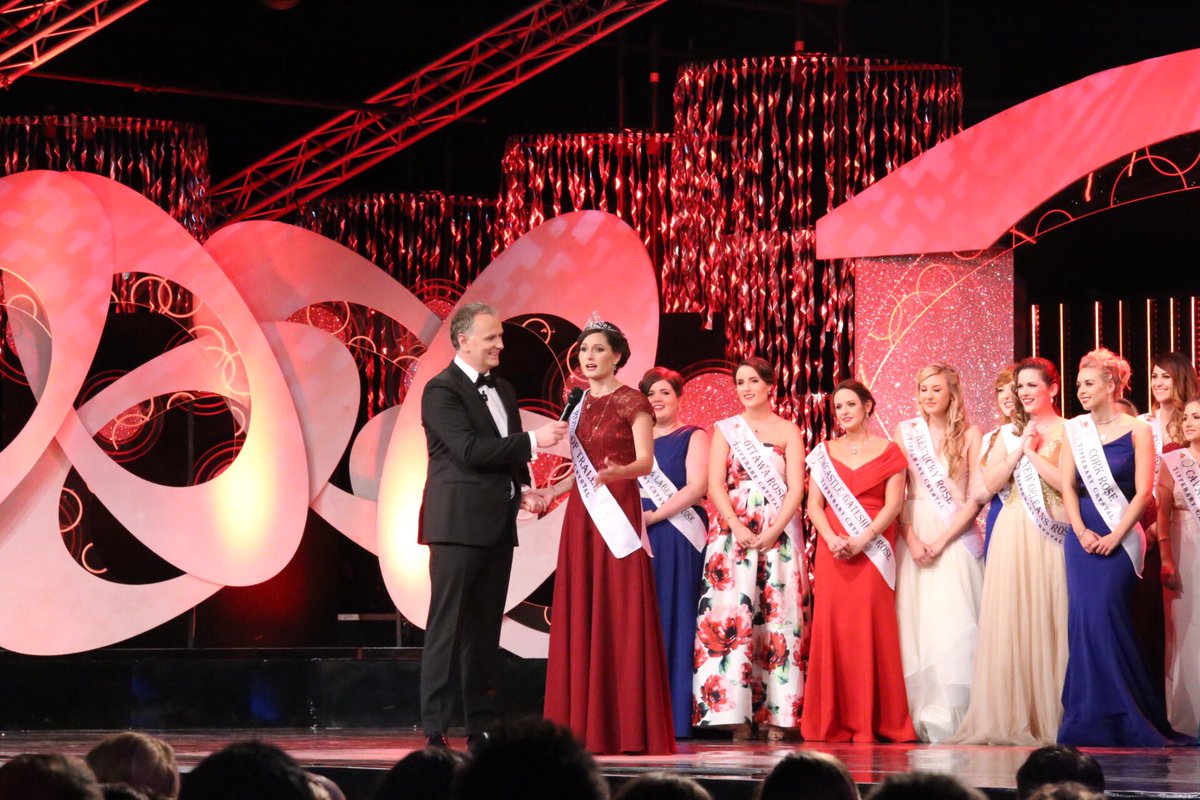 TippCrystal's tweet photo. Many congrats to #ChicagoRose Maggie McEldowney! Winner of the 2016 #RoseofTralee from @TippCrystal lead sponsor 🌹🌹🌹 https://t.co/bwXzmuKOJC