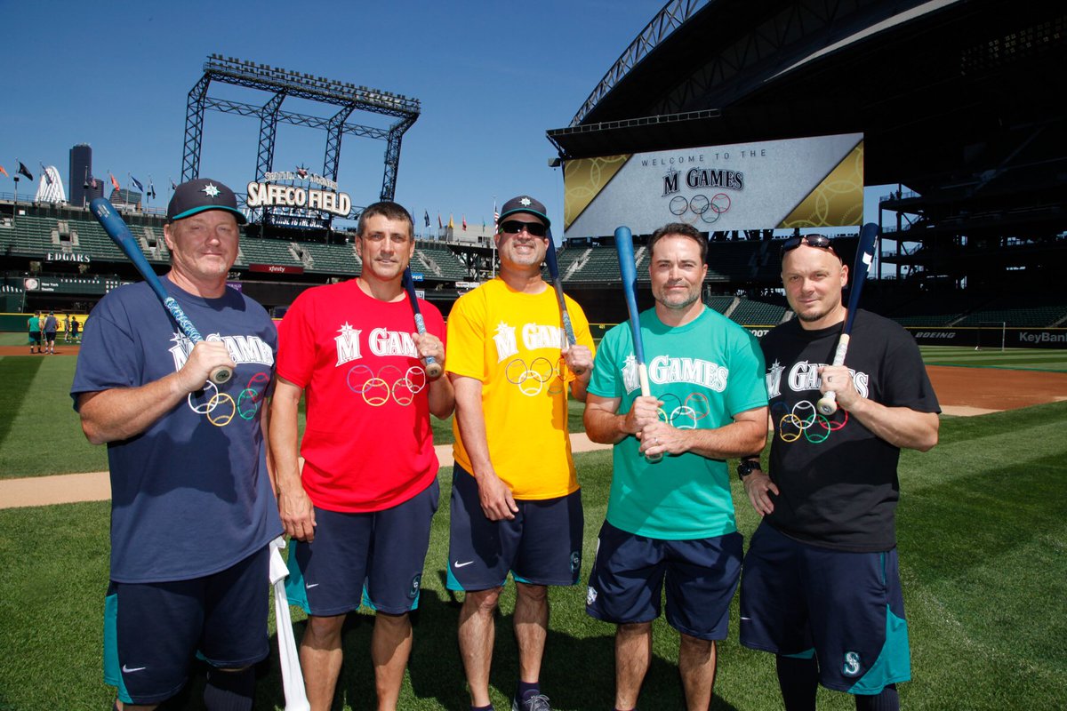 MarinersGames's tweet image. Fungo Golf competitors for the M's Games. #Stottlemyre #Bogar #Acta #Hampton #Prieto