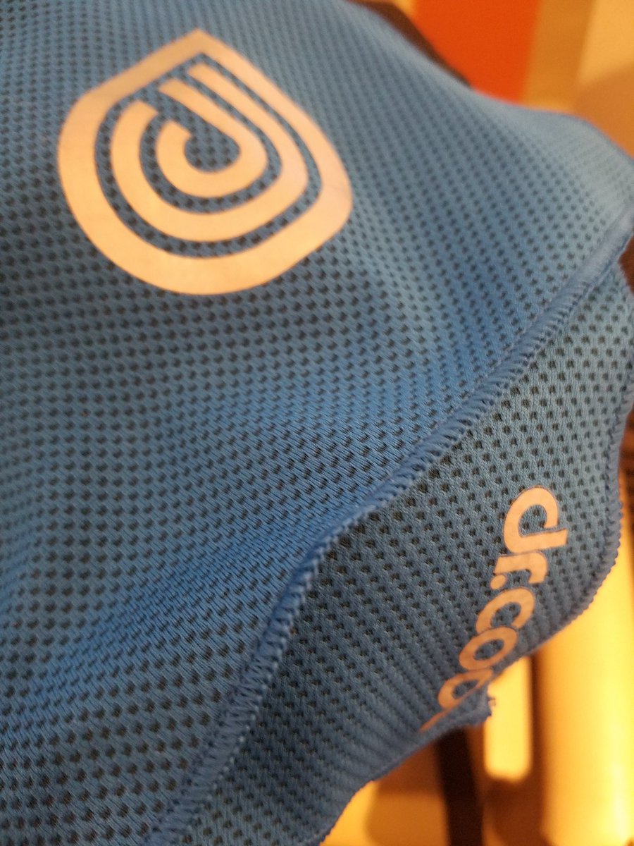 gloria_sin's tweet image. Credit to this @getdrcool #coolingtowel for keeping me sane in the dessert heat today.  Thank you! #musthave