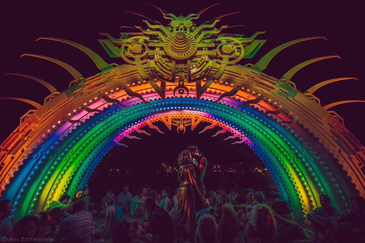 Super excited to be running #HacktivistVillage stage <a href="/SymGathering/">Symbiosis Gathering</a> w/<a href="/Suitpossum/">Brett Scott</a>! Talks, workshops &amp; interactive art