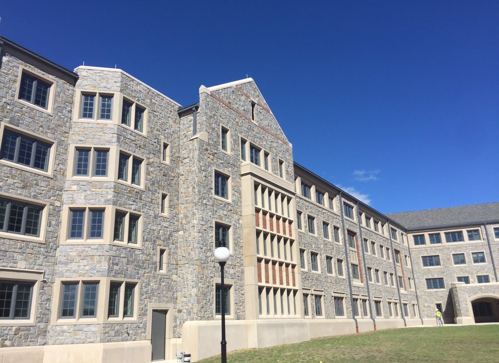 MaristNews's tweet image. We're live on tour of new student housing. Follow along at @Marist on Twitter and @maristcollege Snapchat for more