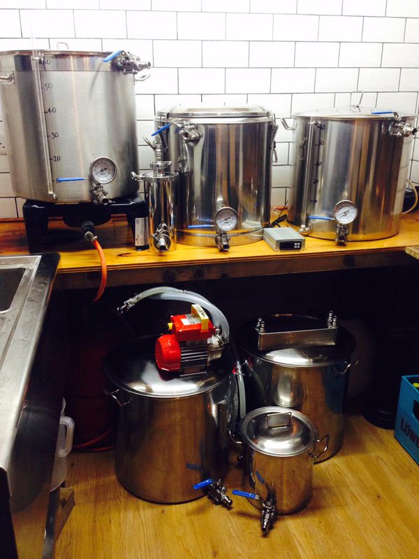 SOMABeerCo's tweet photo. For sale, 50l output 3 vessel brewery, 60l fermenter, 2 casks, maxi chiller, 4 corny kegs - £1,900 PM me. #homebrew https://t.co/TXrUWKzQz0