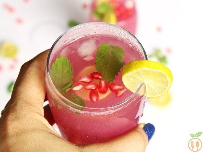 Yonanas's tweet photo. Doesn't @my_vfr's Pomegranate Mint Lime Juice look so refreshing?  https://t.co/UmSf3PFrG6 https://t.co/LIhEyefdG9