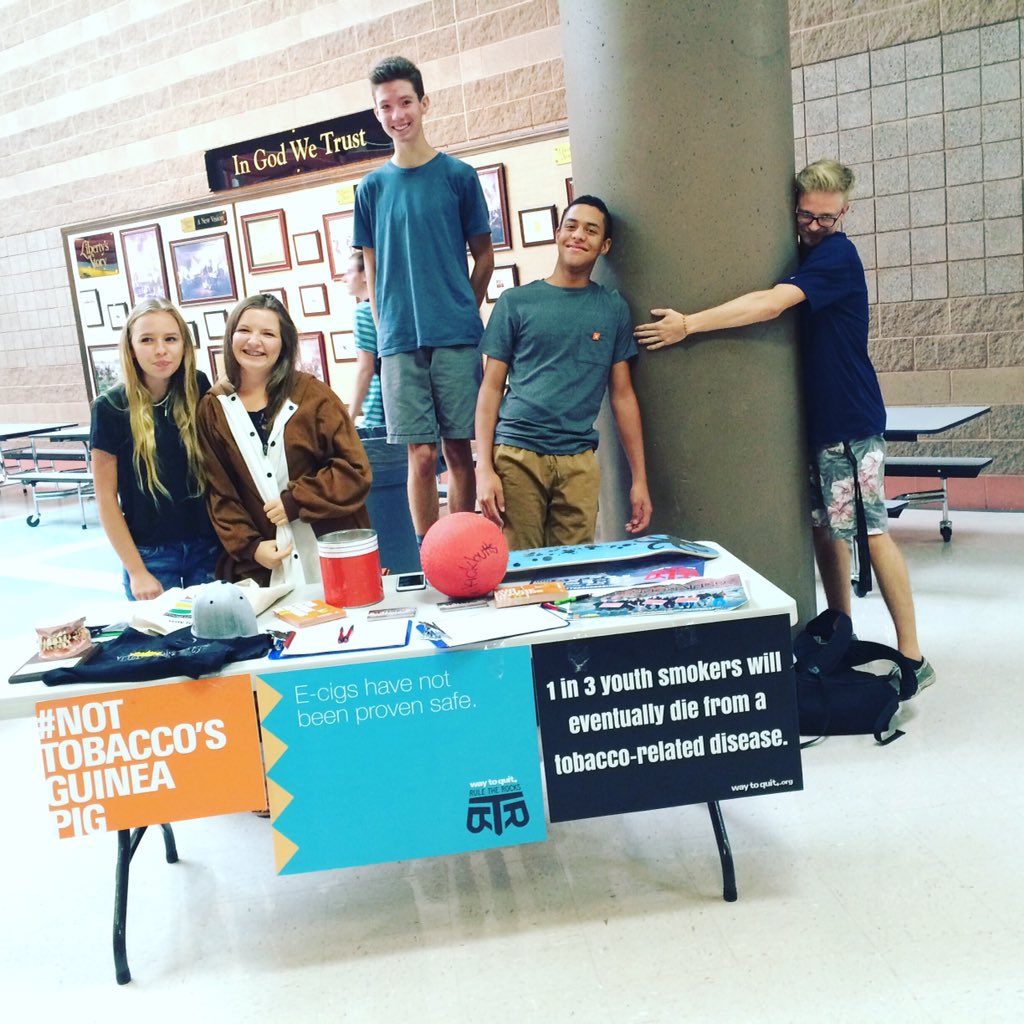 _WCYC_'s tweet photo. Come check us out at @snowcanyonhigh school club rush. We are the cool table, you know. #finishit #flfinishers https://t.co/VLcdTHdD3J