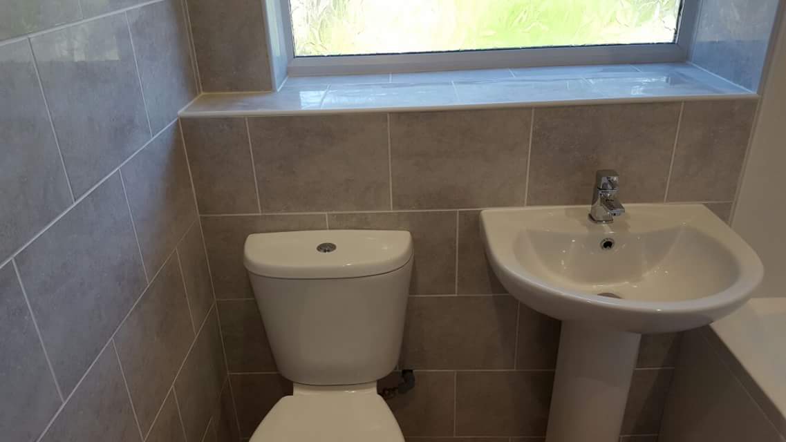 CarpentryTiling's tweet photo. Old tiles removed and new shower boarding fitted around the bath and new tiles for the rest of the bathroom 👍 https://t.co/yMx6XUo1dr