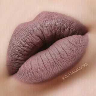 diana_bello743's tweet photo. #TipMakeup, Antes de colocarte un labial mate, hidrátatelos con algún balsamo o con vaselina y no se te resecaran https://t.co/SOj7ew0kCk