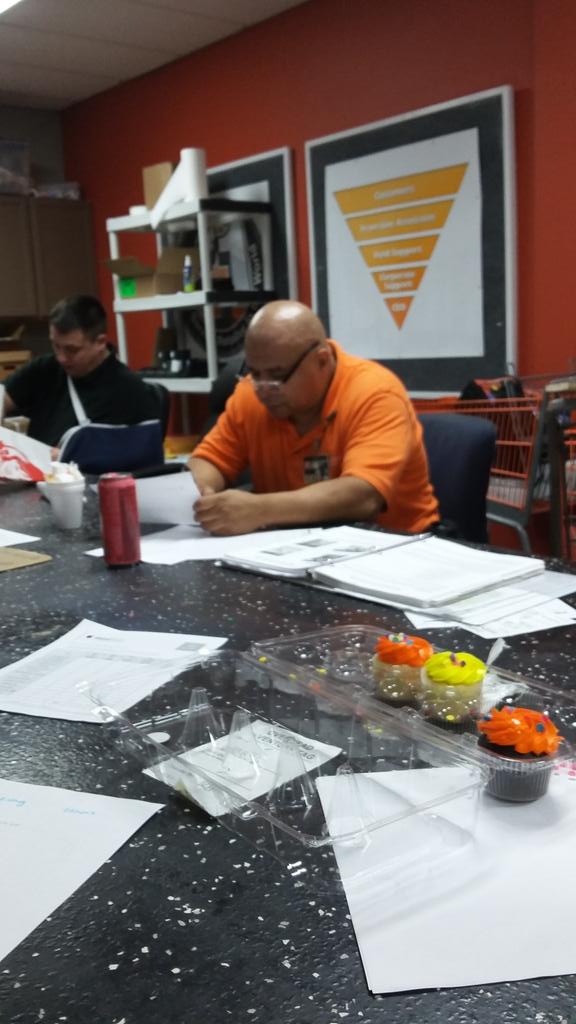dariann92's tweet photo. Team building! LOST AT SEA! Let's make a plan & see who makes it!! @METNicole @jaymee_mcfly @McclainCristie https://t.co/VUXfLuY2kh