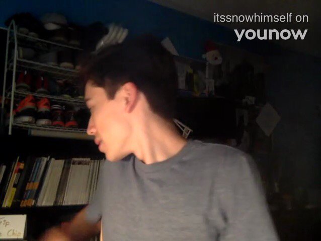 MerrellTwinning's tweet image. 🔴 LIVE @itssnowhimself on #YouNow younow.com/itssnowhimself…