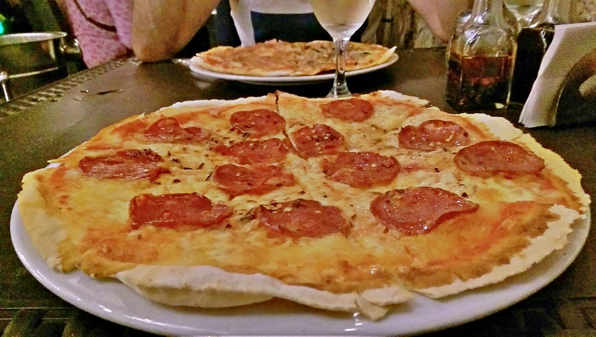 Love, Wine &amp; Italian Pizzas at @DiSilvioPizzas - what else could you ask for? #food #travel #Cartagena #pizza #Love