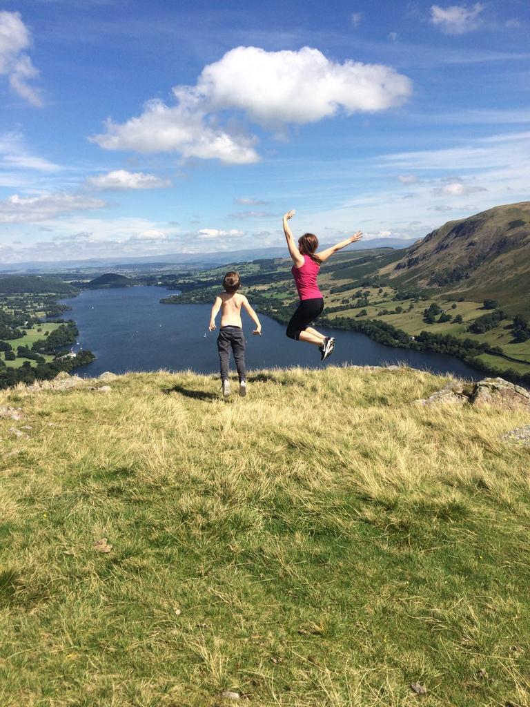 johnstone_cara's tweet photo. Me &amp; you against the world ❤ # bestfriends https://t.co/7VmUHZtKrk