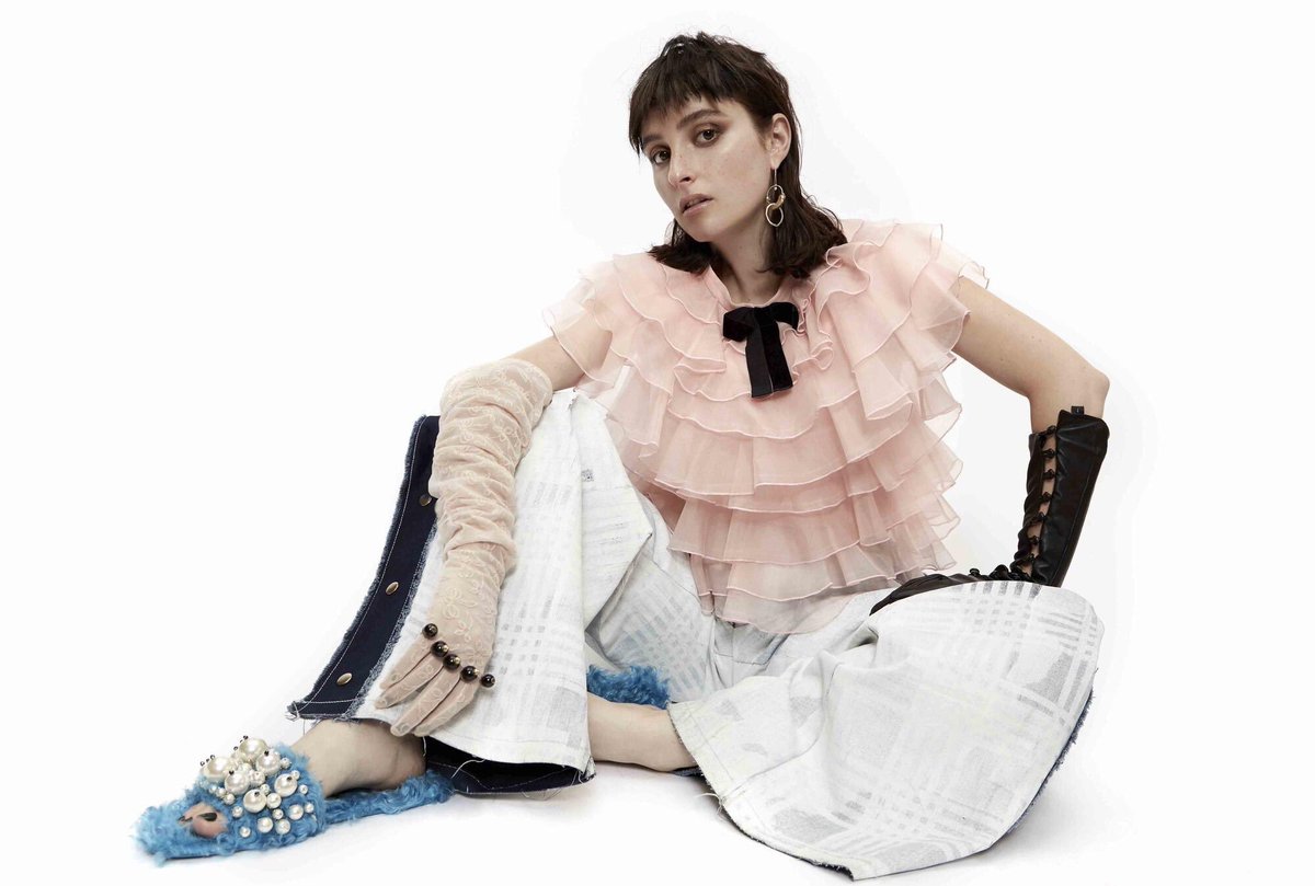 hernameisBANKS's tweet image. Talked to @i_D about my depression and my love for georgia o'keeffe
bit.ly/idBanks