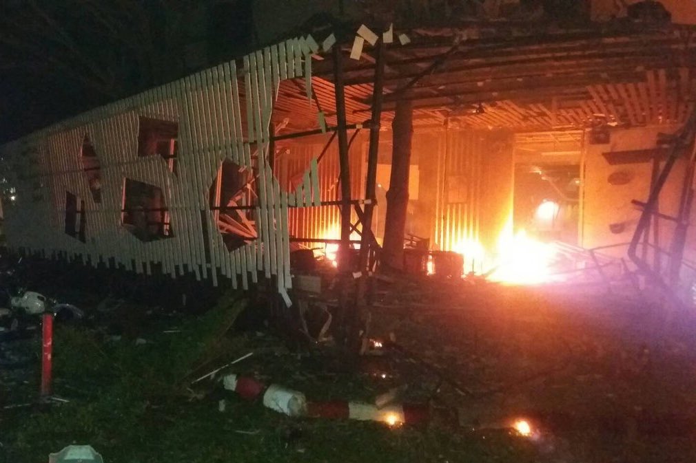 Brevesdepresse's tweet photo. 🔴🇹🇭ALERTE - Attentat à la bombe dans un hôtel à #Pattani en #Thaïlande. Au moins 1 mort et 29 blessés. https://t.co/tiRoWkPXFG