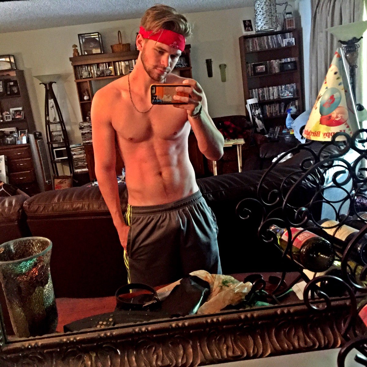 Kenton Duty nudo video porno dellattore mentre si masturba foto