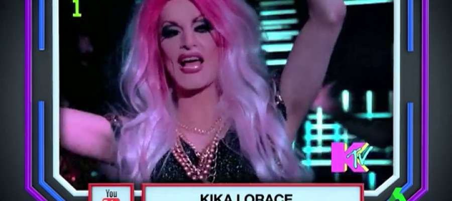 Pues sí, el 'Arriba, maricón' de <a href="/KikaLorace/">Kika Lorace</a> es un TE-MA-ZO ▶ atres.red/jz4m7 #toptt