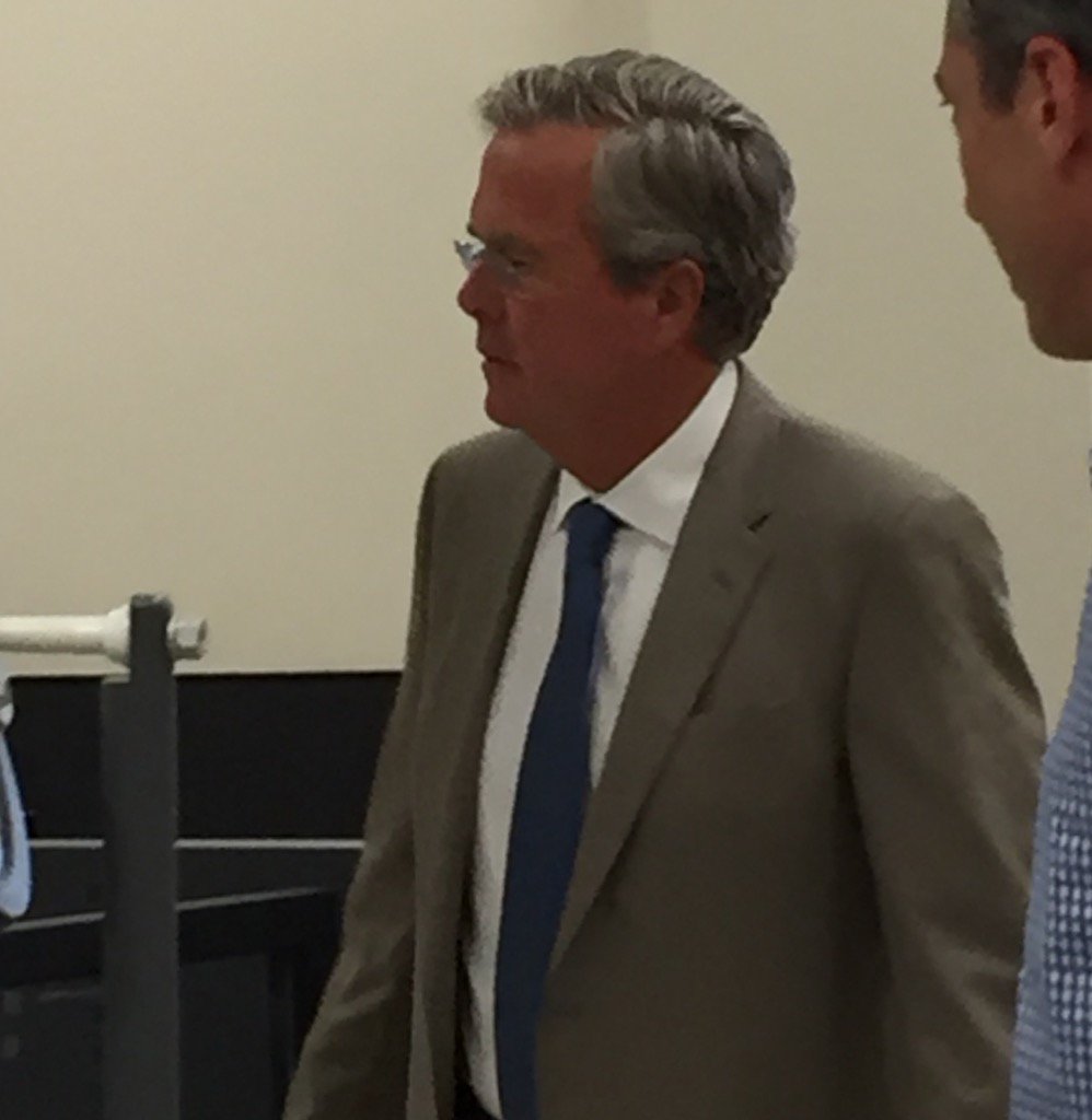 kenvogel's tweet photo. SPOTTED: in ATL security line just now: @JebBush. Lotsa well-wishers. One said he wished he could vote Jeb! on 11/8. https://t.co/ePiquon1SQ