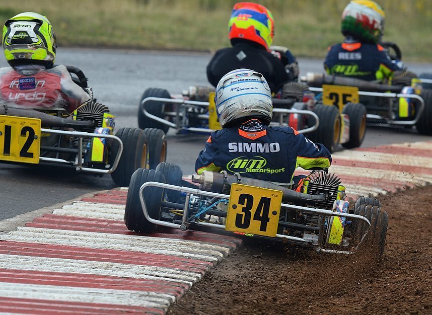 Kartpix's tweet photo. #Kartpix #karting #fekc https://t.co/O46iWXD5G5 https://t.co/SQqxvufmcV