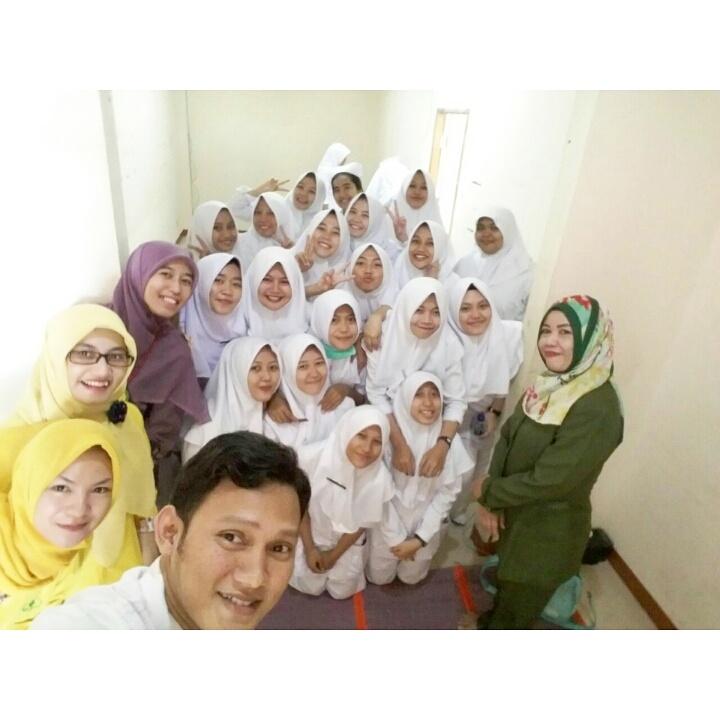 YeyeChoiriyah31's tweet photo. Terimakasih RSIA AULIA JAKARTA❤😘I Miss you😍💋 #kdpk #cabidcantik #prakteklapangan https://t.co/kaN1zwhUaX