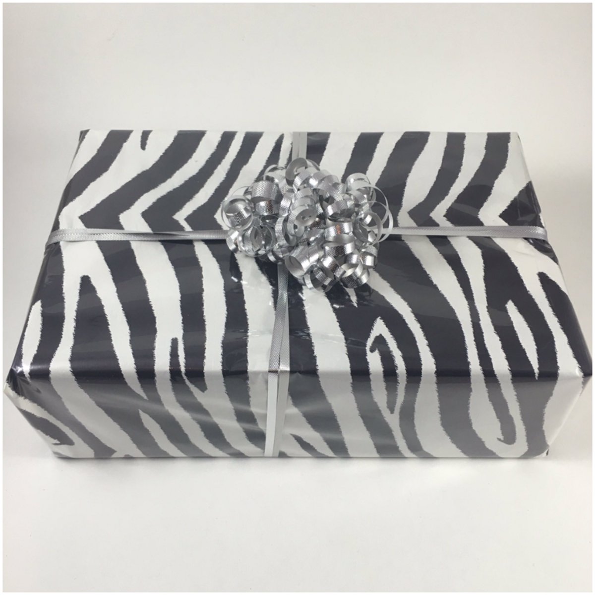 HeartbreakCay's tweet photo. How you get your package when you shops with #timidimpaired 💁🏾 https://t.co/P6j5kOkYP7
