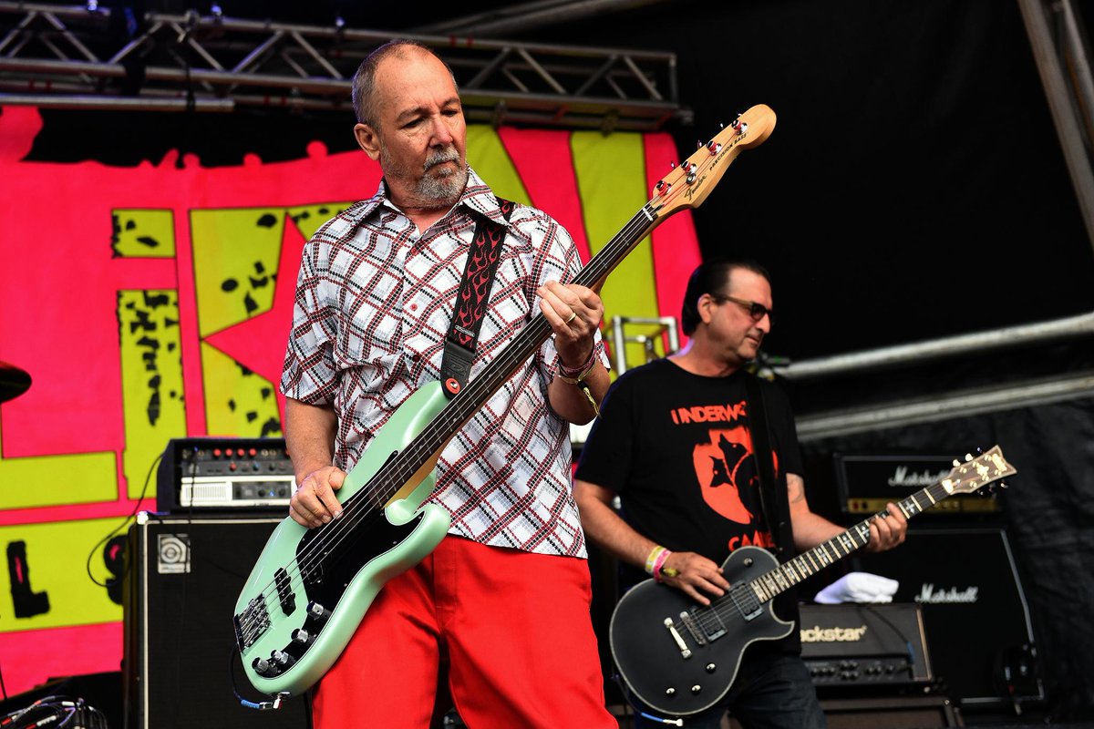 Fender on Twitter: "Black Flag bassist, Chuck Dukowski with his sea foam green #FenderDeluxeSeries P Bass at @RebellionFest… "
