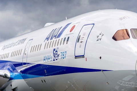 BoeingJapan's tweet photo. #ランディのブログを更新。50機目の納入、そしてその先へ https://t.co/quGN03qcmX #Boeing #RandyTinseth #ANA #ドリームライナー #787Dreamliner https://t.co/3kqFg3noNf