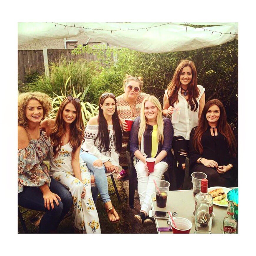 Jennifer Deary tweet media