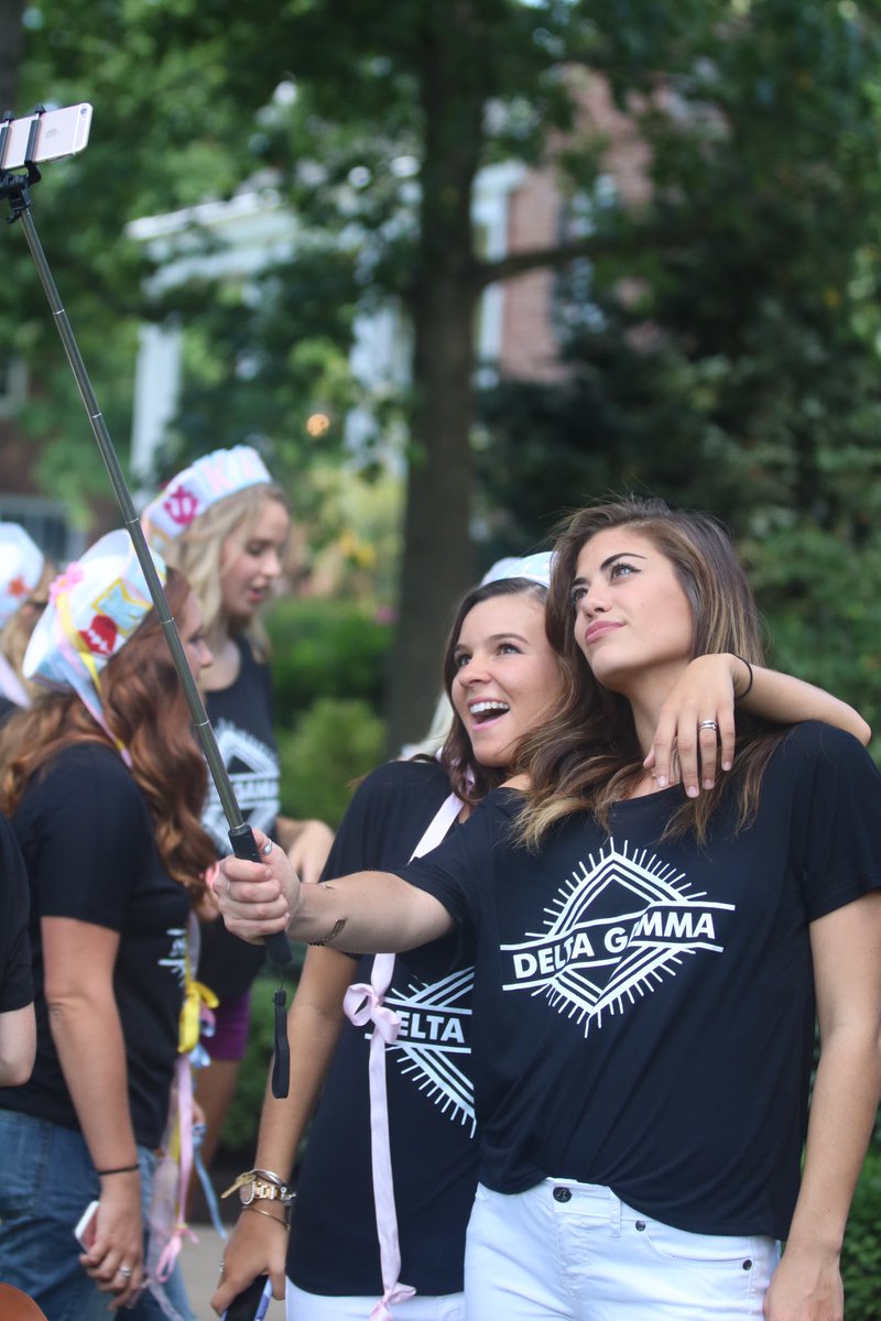 butleru's tweet photo. Scenes from a @ButlerWelcomeWK favorite, Block Party, by @JJLII30. Classes officially begin tomorrow! #GoDawgs https://t.co/tE7SZ702ao