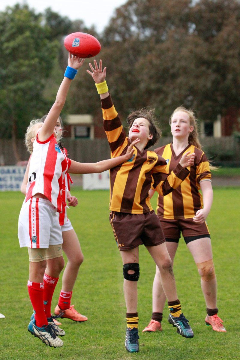 MementoSports's tweet photo. Photos from @SMJFL U12 Girls Grand Final between @wphawksjfc &amp; @mbjfcgirlsafl now online at https://t.co/f1L4LnbZ0P https://t.co/mKTKaFKWmm