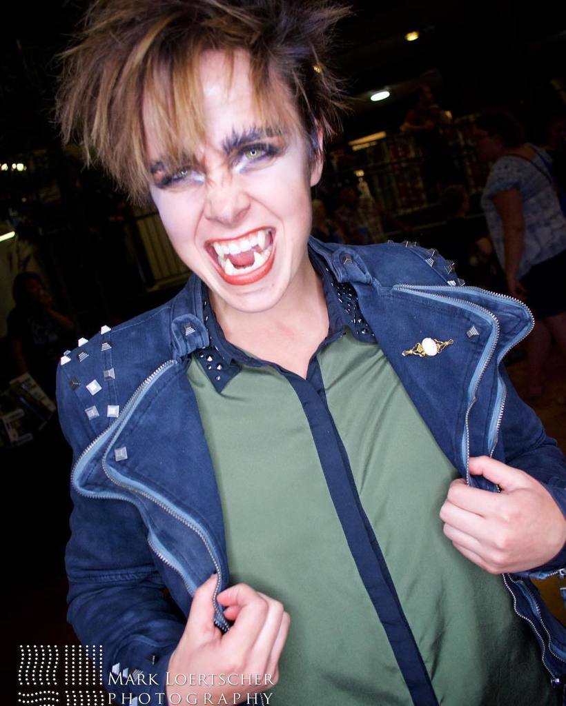 Ectogammot's tweet photo. Werewolves are pretty darn cool. Go follow @byamyk for the coolest cosplay! #cosplay #cosp… https://t.co/rEReV4bGXP https://t.co/5kyQI0k0Lo