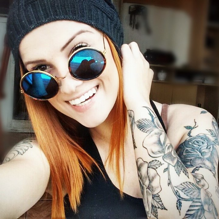 orange_crazy1's tweet photo. Sorriso passando 👊 https://t.co/qBPSzumKcW