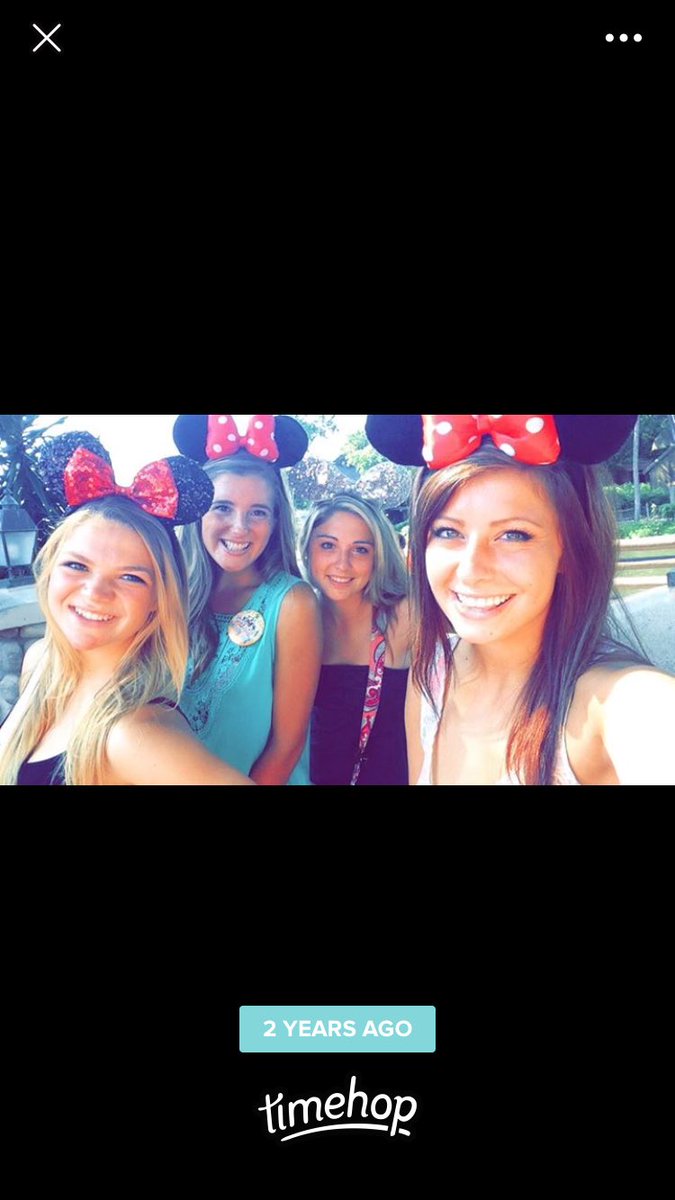 idkyourbffcass's tweet photo. Depressing mostly because preseason now = studying for welcome back exams @lydia_cooper6 @jess_wiz @MiaDominick https://t.co/B6o49UT2Ue