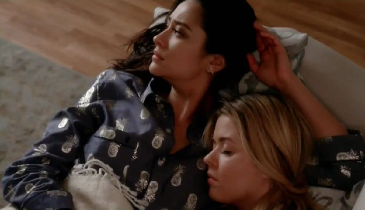 EmisonArmy's tweet photo. RT if you're excited to see some #Emison in next week's episode of #PrettyLittleLiars https://t.co/b1li32fbw9